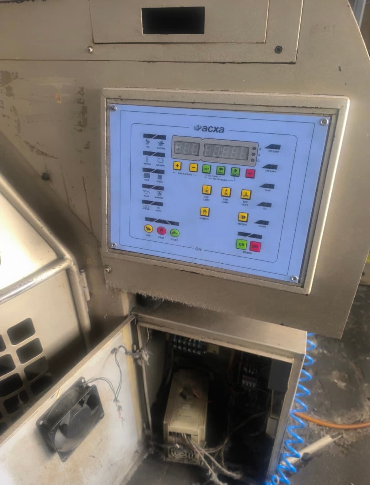 Heavy-duty CNC metal body controller installed on machine